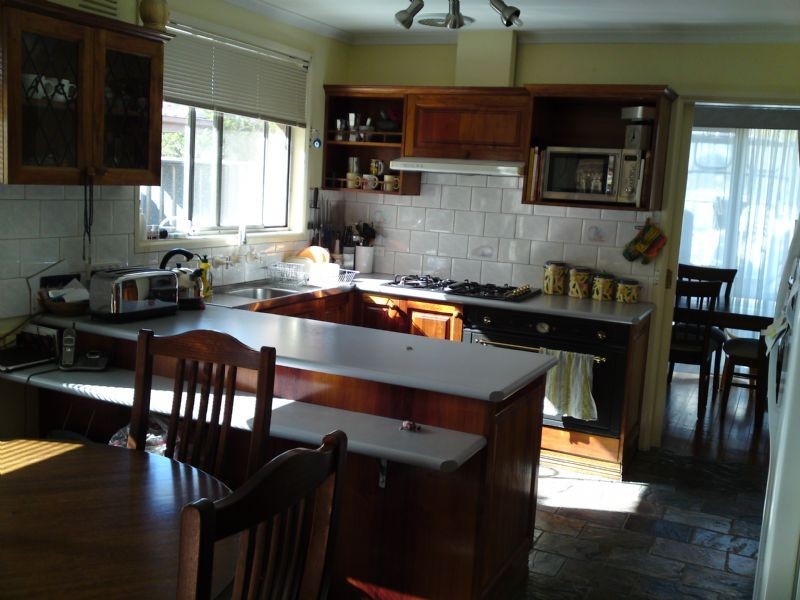 5 Clarke Drive, Gladstone Park VIC 3043