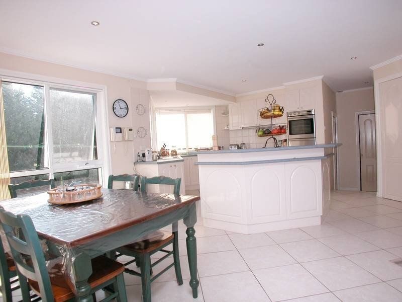 4 Clivedon Court, Greenvale VIC 3059