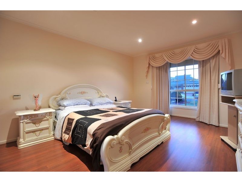 10 Maclachlan Court, Greenvale VIC 3059