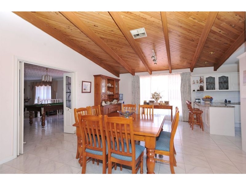 8 Motherwell Avenue, Greenvale VIC 3059