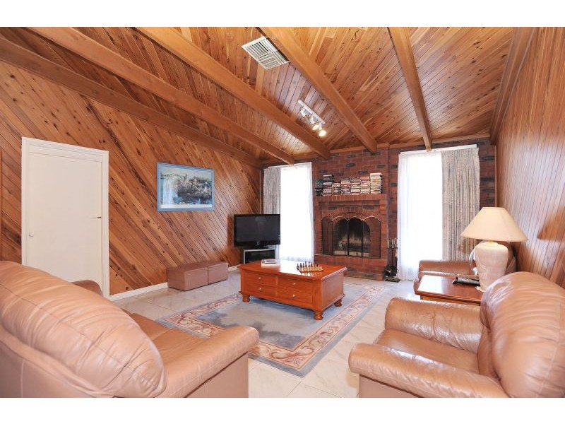 8 Motherwell Avenue, Greenvale VIC 3059