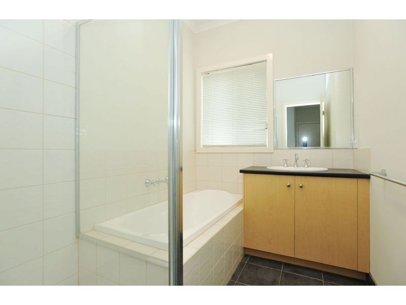 6 Seggan Circle, Gowanbrae VIC 3043