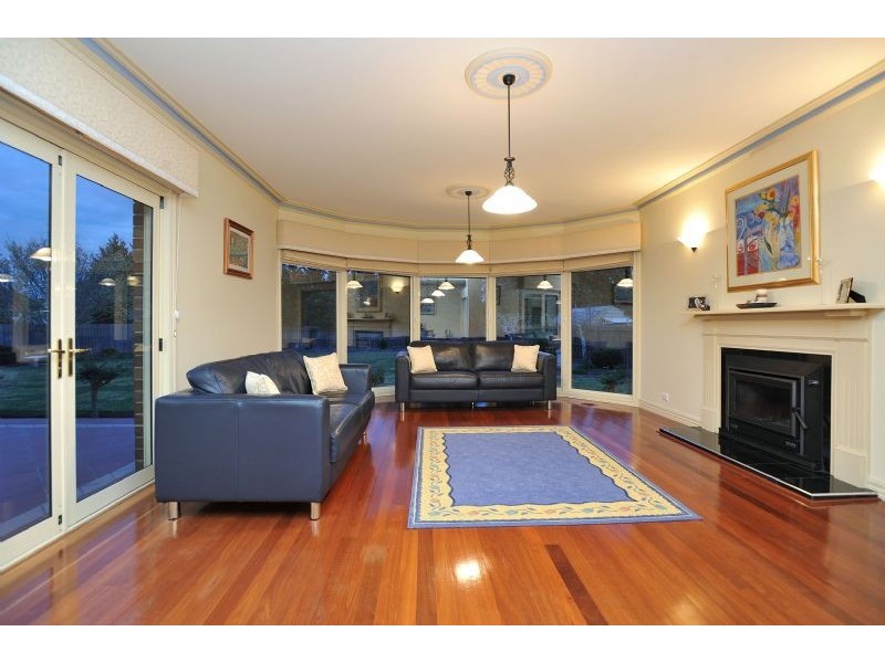 10 Burbridge Drive, Greenvale VIC 3059