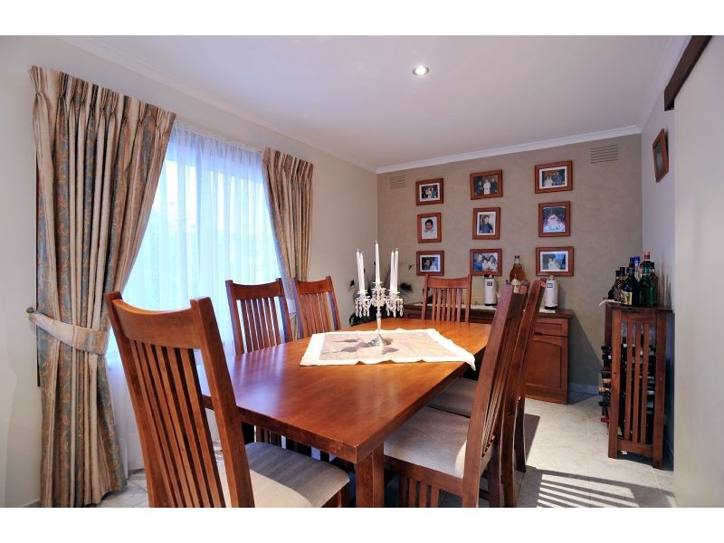13 Brunton Crescent, Tullamarine VIC 3043