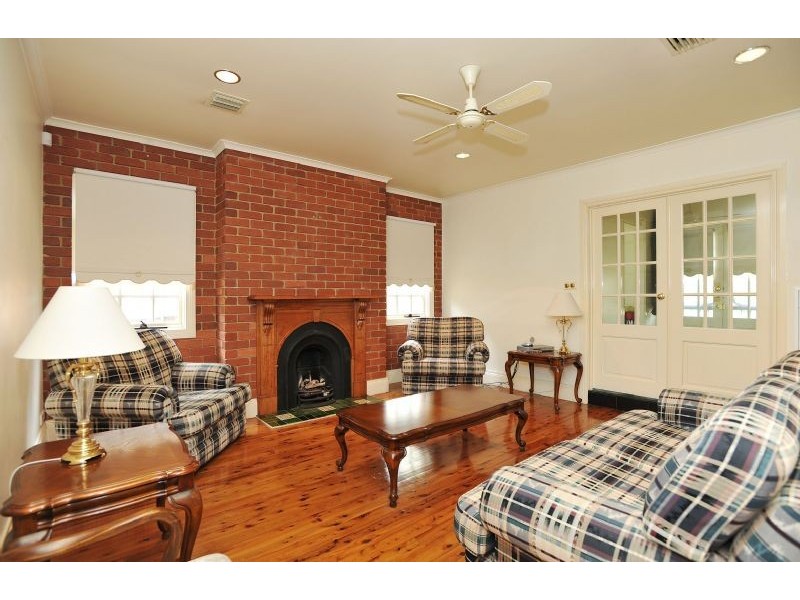 6 Hawick Court, Greenvale VIC 3059