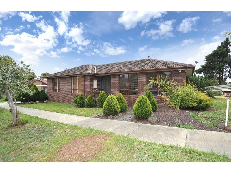 27 Dunfield Drive, Gladstone Park VIC 3043