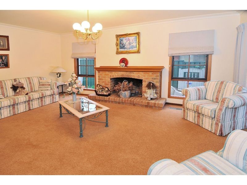 63 Heversham Grove, Greenvale VIC 3059