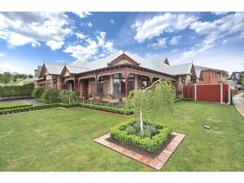 2 Kings College Court, Attwood VIC 3049