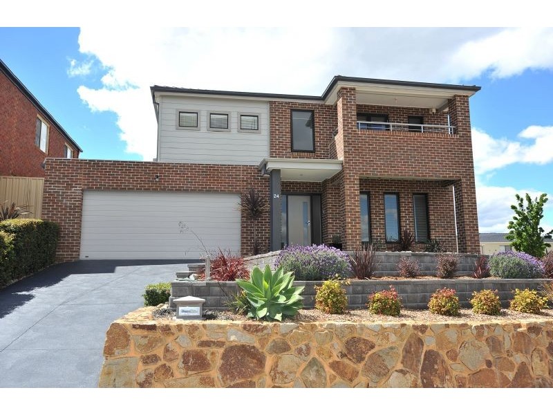 24 Fraserburgh Crescent, Greenvale VIC 3059