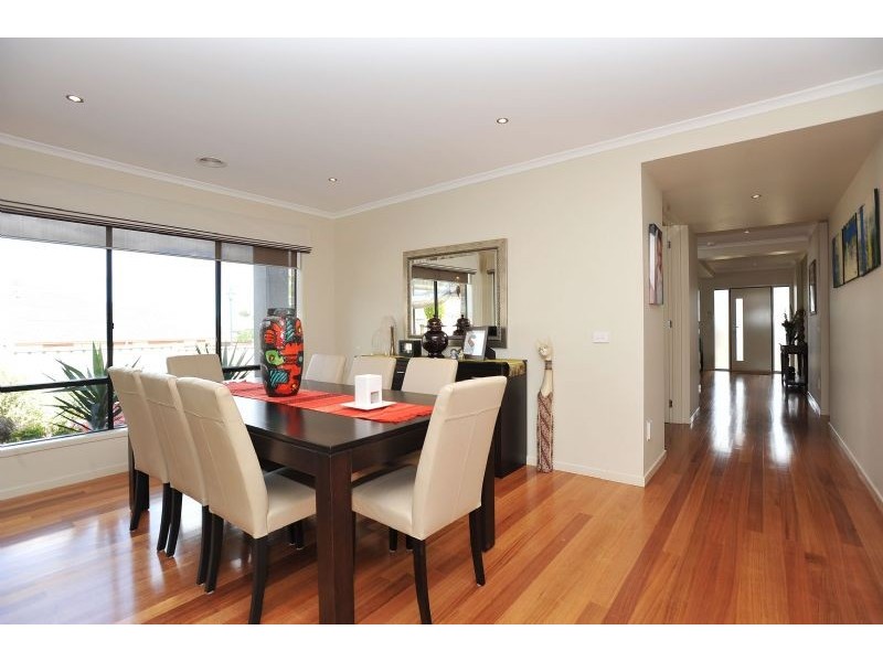 24 Fraserburgh Crescent, Greenvale VIC 3059