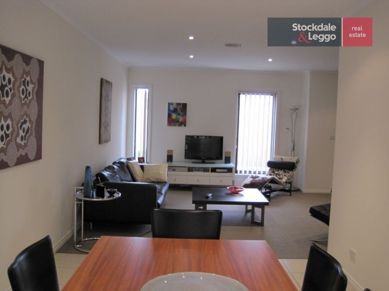 2/248 Melrose Drive, Tullamarine VIC 3043