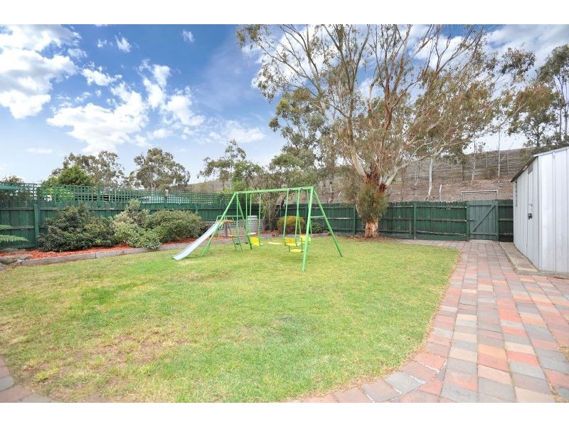 50 Lenoak Street, Gladstone Park VIC 3043