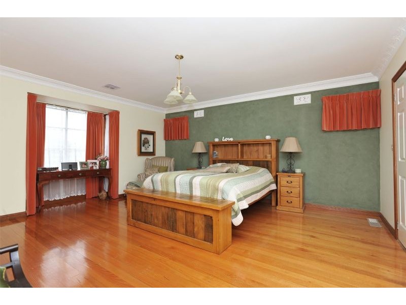 6 Chester Close, Greenvale VIC 3059