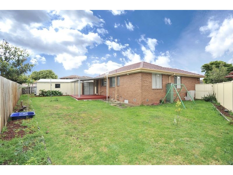 11 Cosdown Close, Gladstone Park VIC 3043