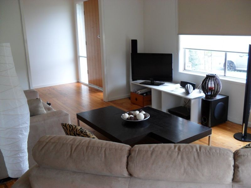 2 Chisholm Close, Gladstone Park VIC 3043