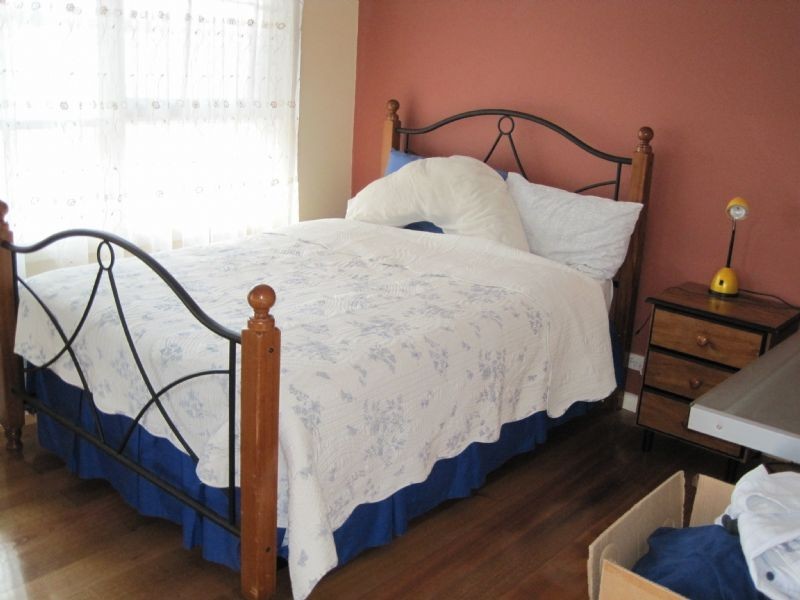 17 Rylandes Drive, Gladstone Park VIC 3043