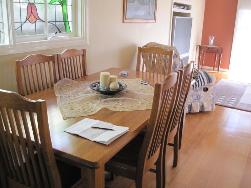 17 Rylandes Drive, Gladstone Park VIC 3043