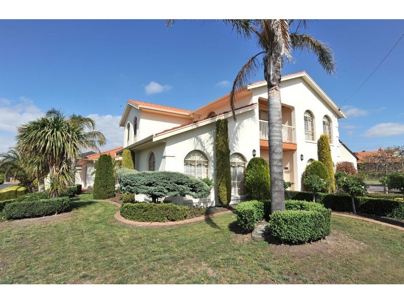 1 Newcastle Court, Greenvale VIC 3059