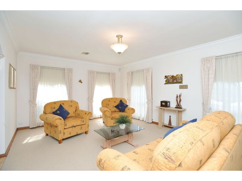 1 Newcastle Court, Greenvale VIC 3059