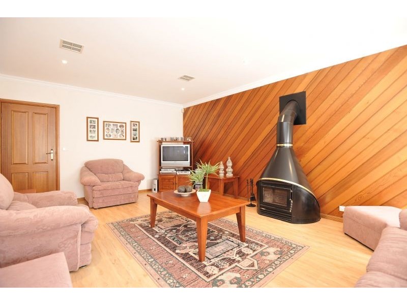 1 Newcastle Court, Greenvale VIC 3059