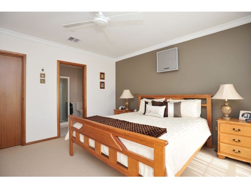 1 Newcastle Court, Greenvale VIC 3059