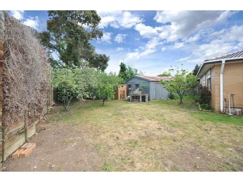 10 Aitken Place, Gladstone Park VIC 3043