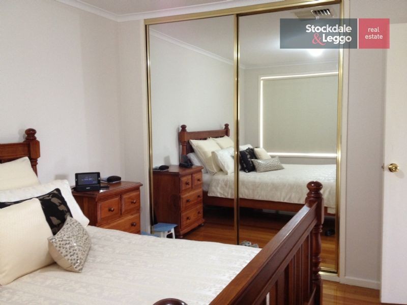 43 Katrina Drive, Gladstone Park VIC 3043