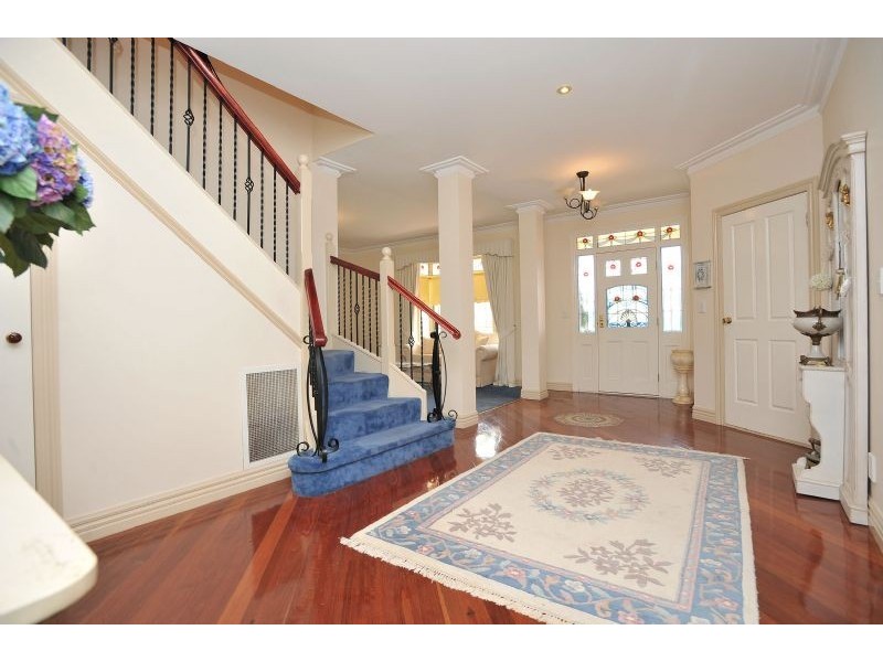 5 Brechin Court, Greenvale VIC 3059