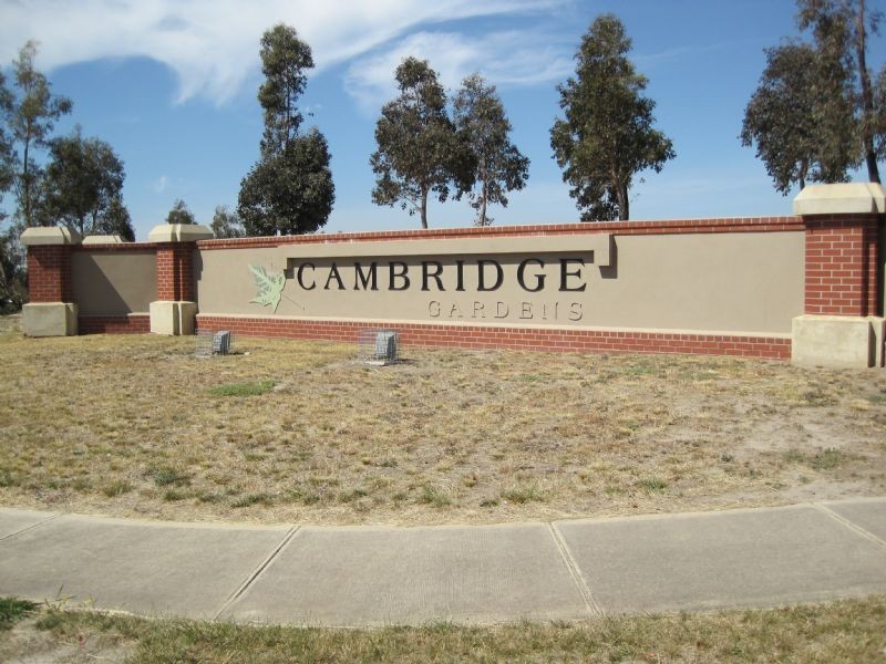 6 Wolfson Court, Attwood VIC 3049