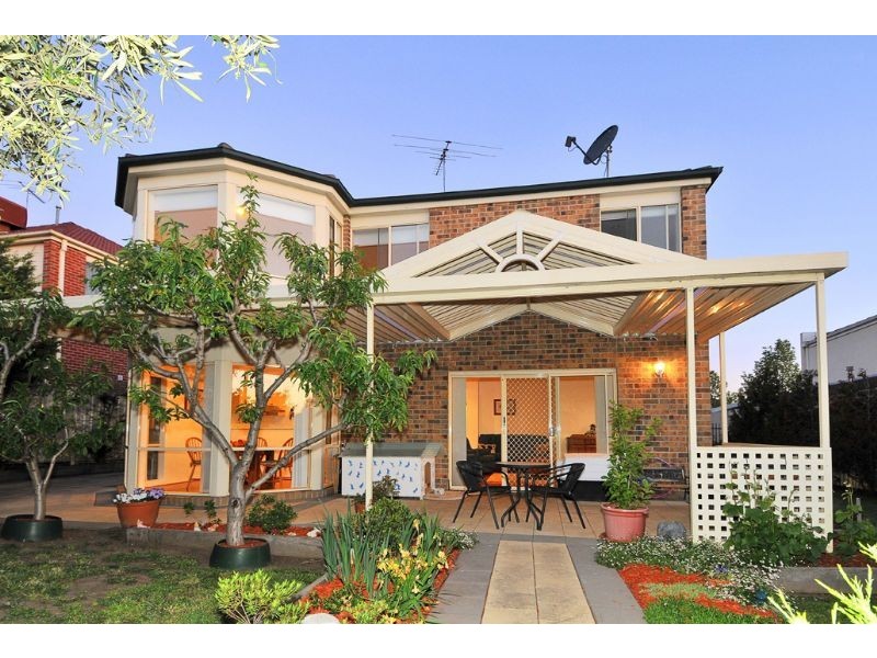 55 Alanbrae Terrace, Attwood VIC 3049