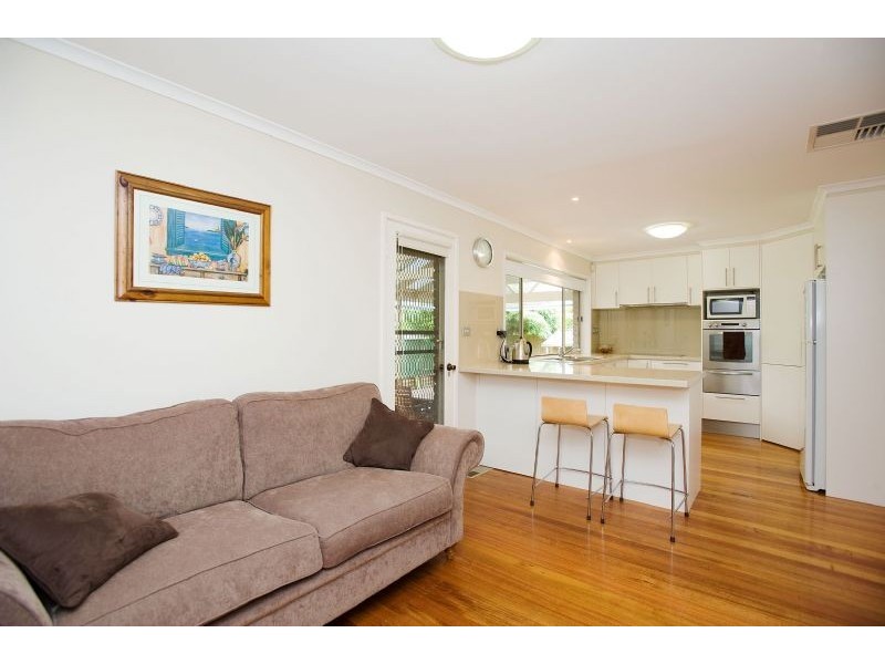 23 Grantley Drive, Gladstone Park VIC 3043