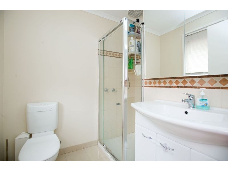 23 Grantley Drive, Gladstone Park VIC 3043