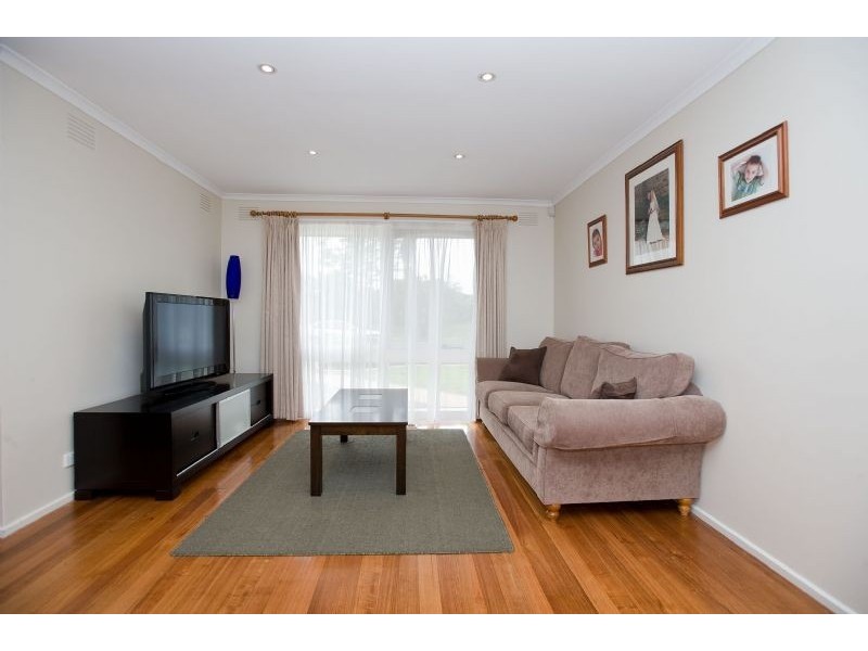 23 Grantley Drive, Gladstone Park VIC 3043