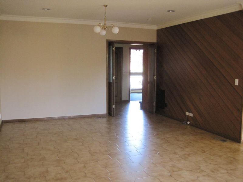 4 Chester Close, Greenvale VIC 3059