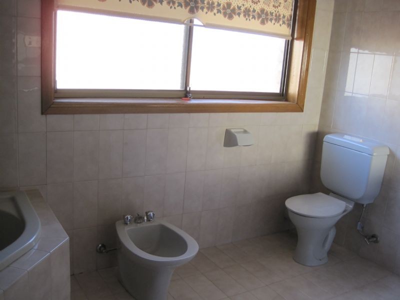 4 Chester Close, Greenvale VIC 3059