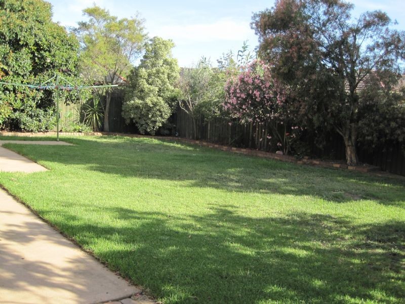 4 Chester Close, Greenvale VIC 3059