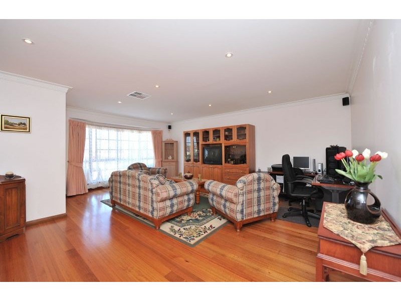 64 Kenny Street, Attwood VIC 3049