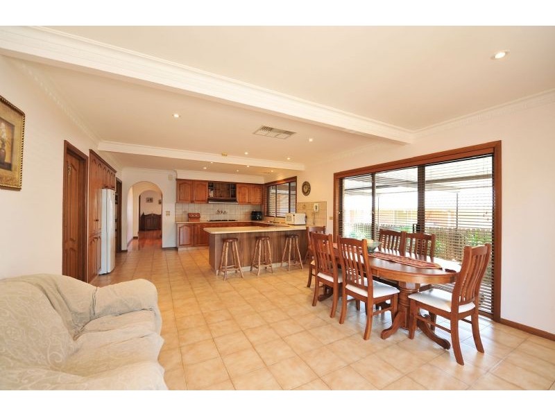 64 Kenny Street, Attwood VIC 3049