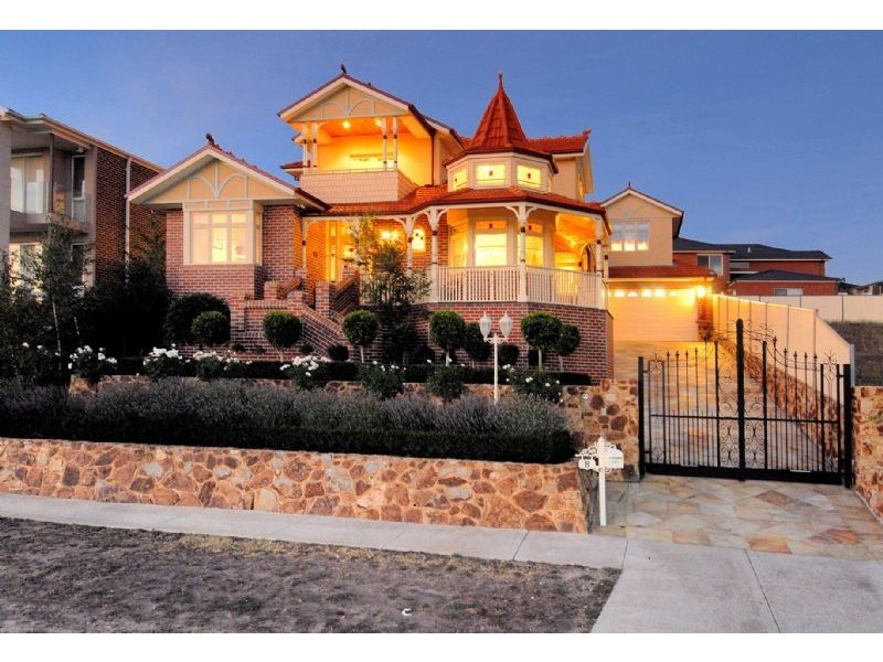 8 Clare Boulevard, Greenvale VIC 3059