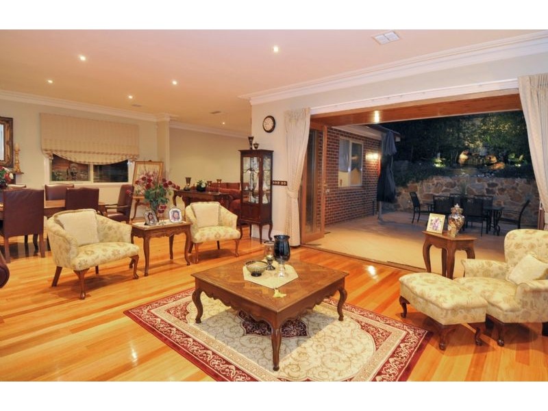 8 Clare Boulevard, Greenvale VIC 3059