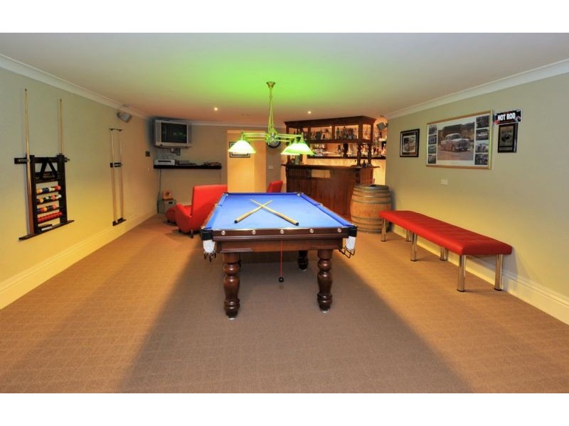 8 Clare Boulevard, Greenvale VIC 3059