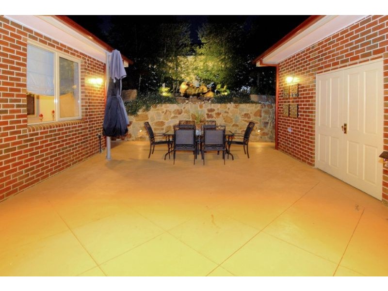 8 Clare Boulevard, Greenvale VIC 3059