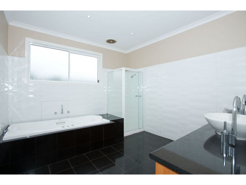 32 Langbourne Court, Greenvale VIC 3059