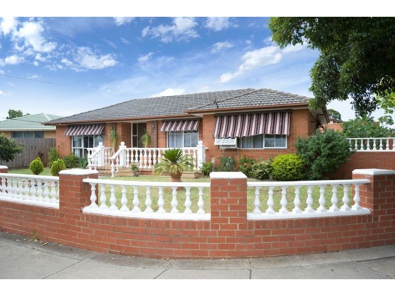16 Grantley Drive, Gladstone Park VIC 3043