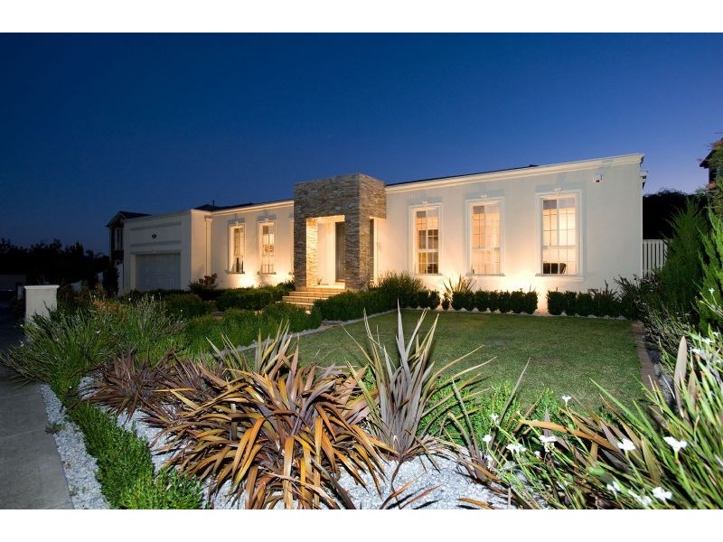 8 Kirkwell Court, Greenvale VIC 3059