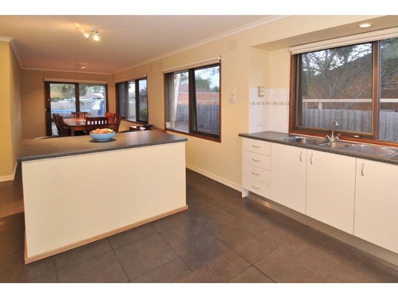 70 Lenoak Street, Gladstone Park VIC 3043