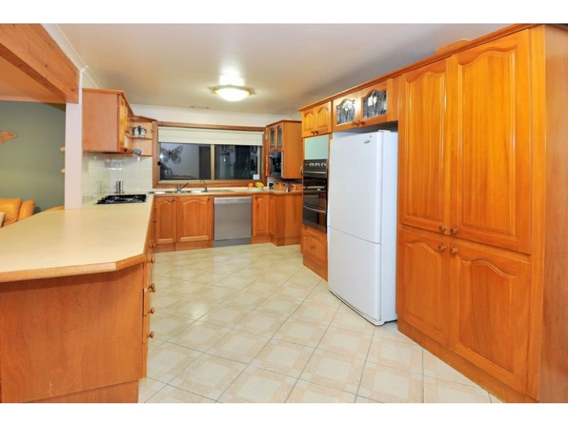 1 Van Court, Gladstone Park VIC 3043