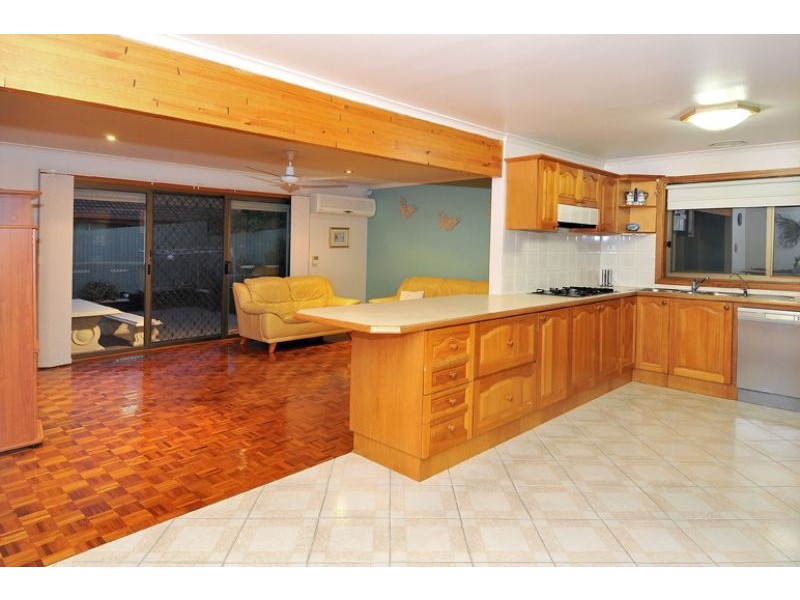 1 Van Court, Gladstone Park VIC 3043