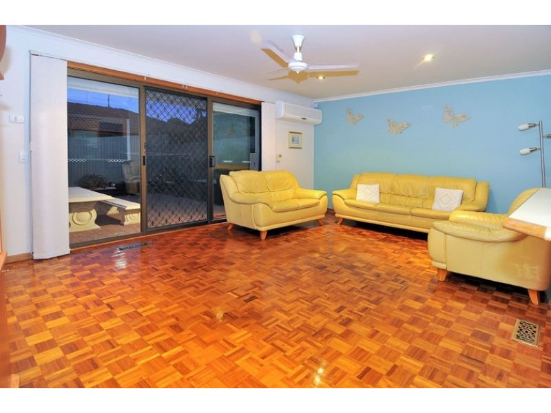 1 Van Court, Gladstone Park VIC 3043
