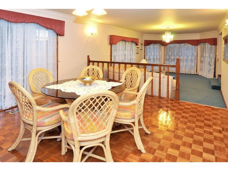 1 Van Court, Gladstone Park VIC 3043